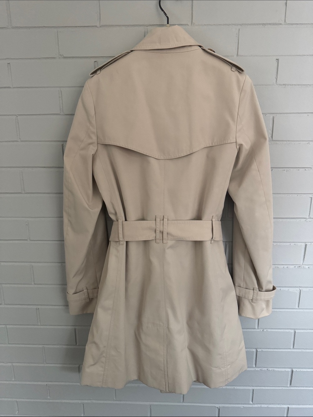 Burberry Kensington Trench Coat - Picture 2 of 15